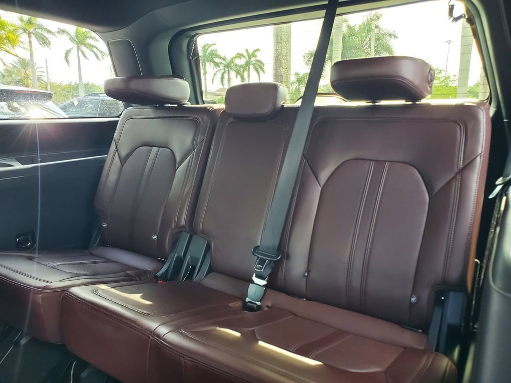 Used 2023 Ford Expedition Limited image 14