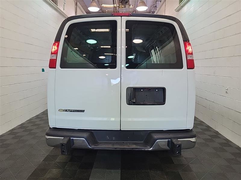 Used 2024 Chevrolet Express 2500 w/ Driver Convenience Package RWD image 9