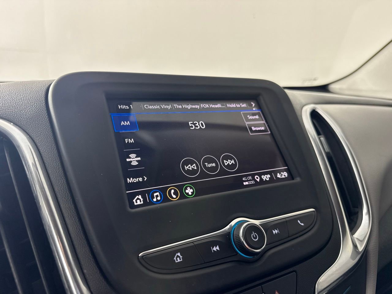 Used 2022 Chevrolet Equinox LS image 16