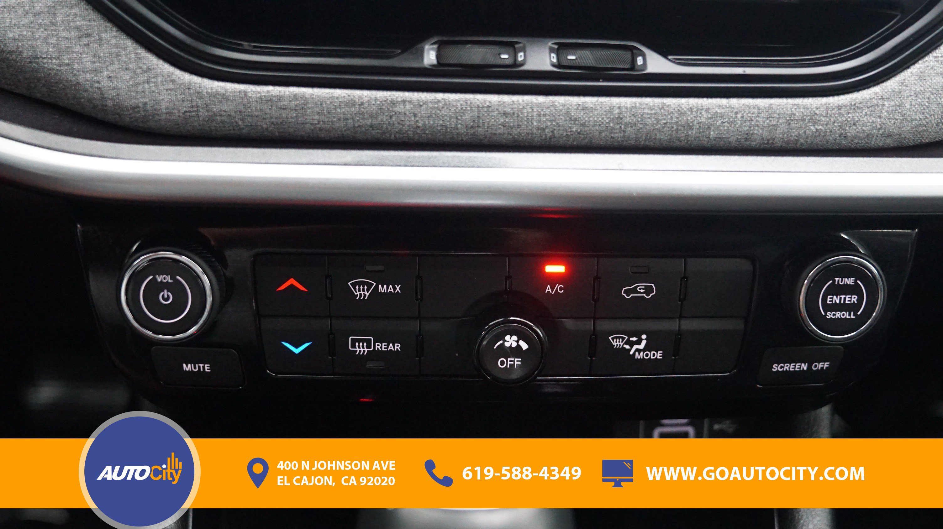 Used 2024 Jeep Compass Latitude image 23