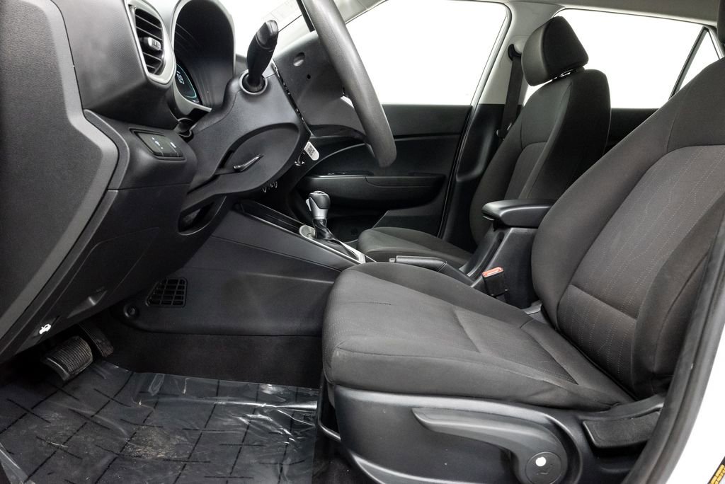 Used 2023 Hyundai Venue SE FWD image 11