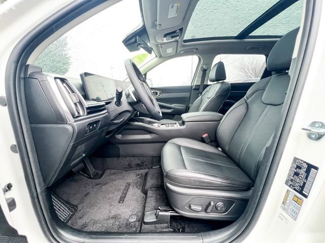 New 2025 Kia Sorento EX w/ EX Panoramic Sunroof Package image 17