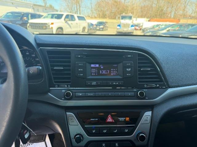 Used 2018 Hyundai Elantra SE FWD image 23