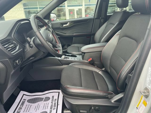 Used 2025 Ford Escape ST-Line w/ Equipment Group 301A FWD image 10