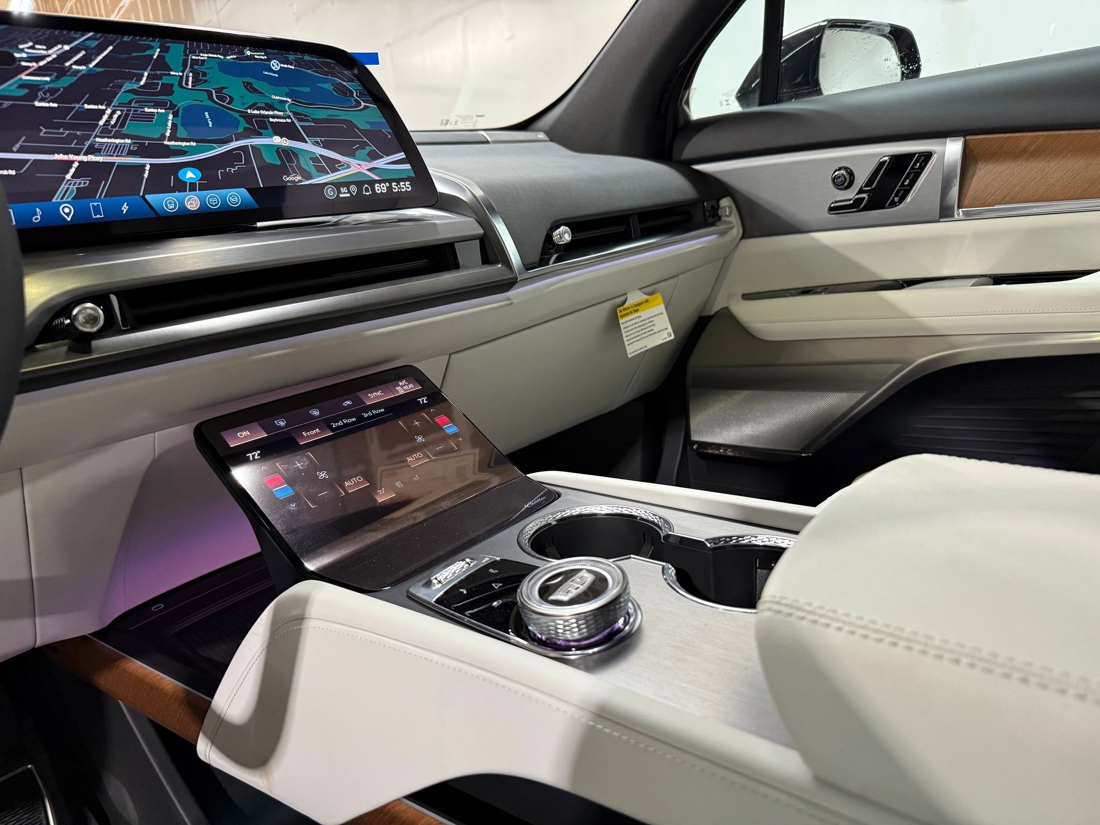 New 2026 Cadillac Vistiq Sport image 31