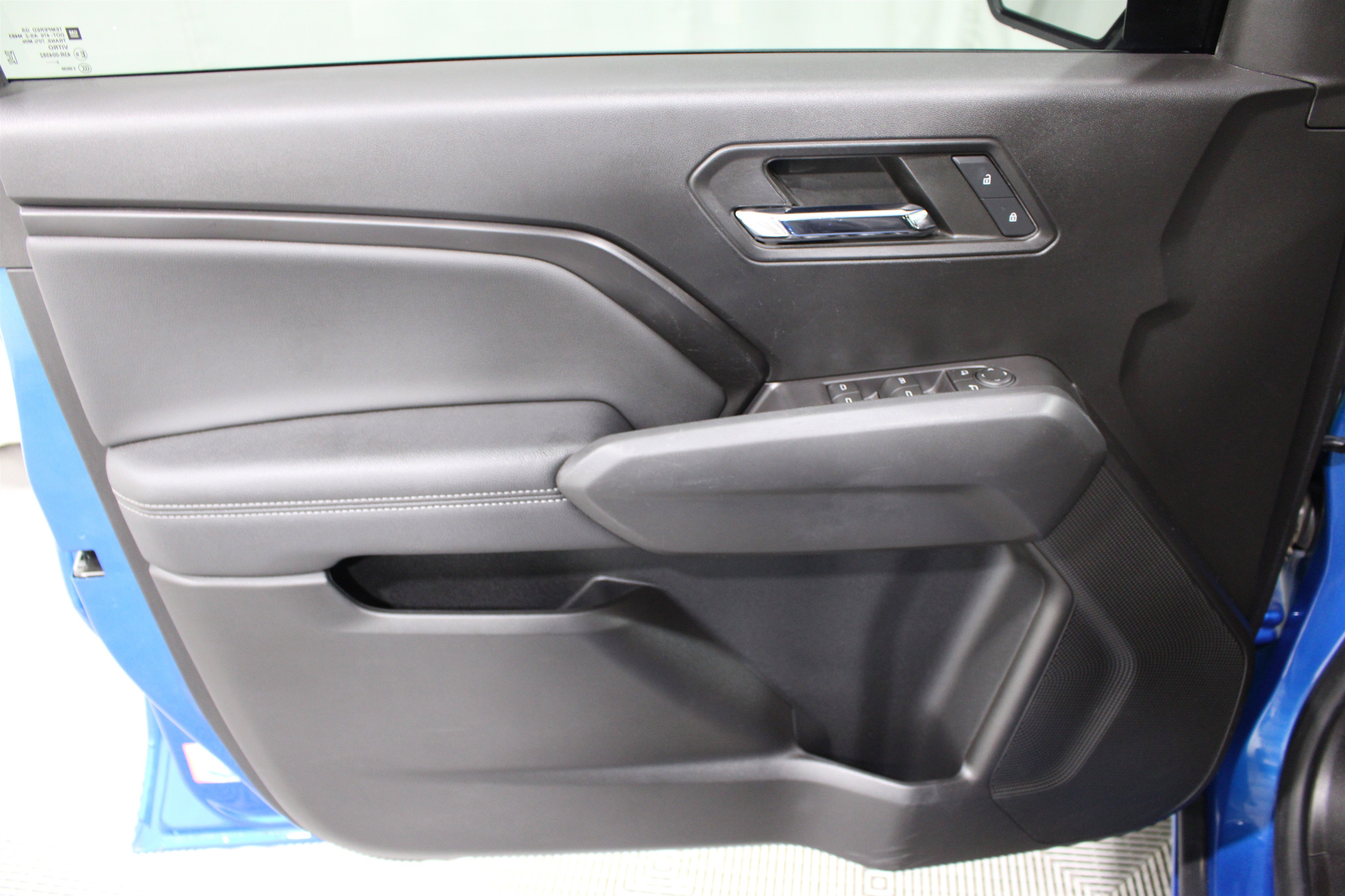 Used 2023 Chevrolet Colorado LT w/ LT Convenience Package II RWD image 6