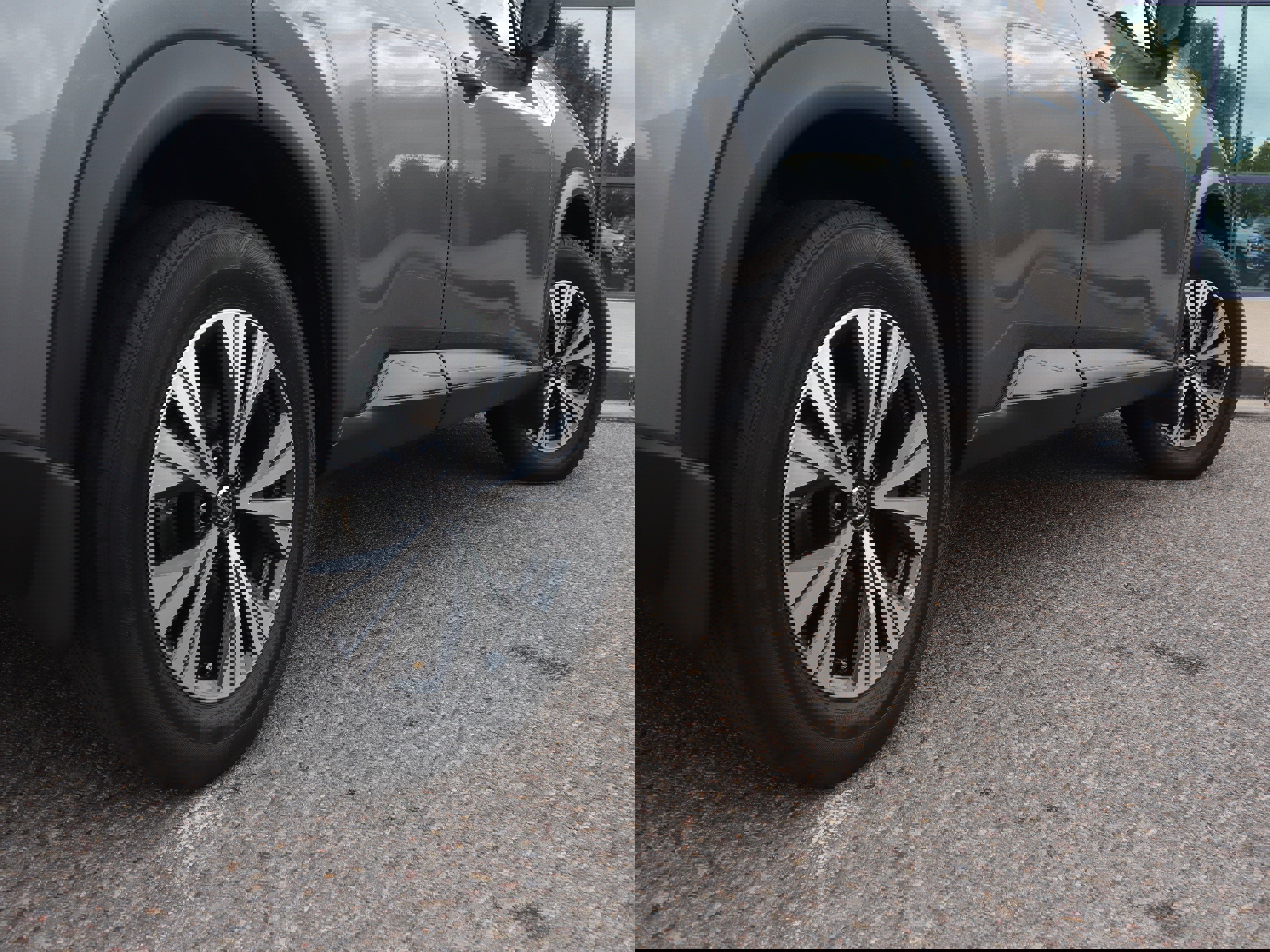 Used 2021 Nissan Rogue SV image 11