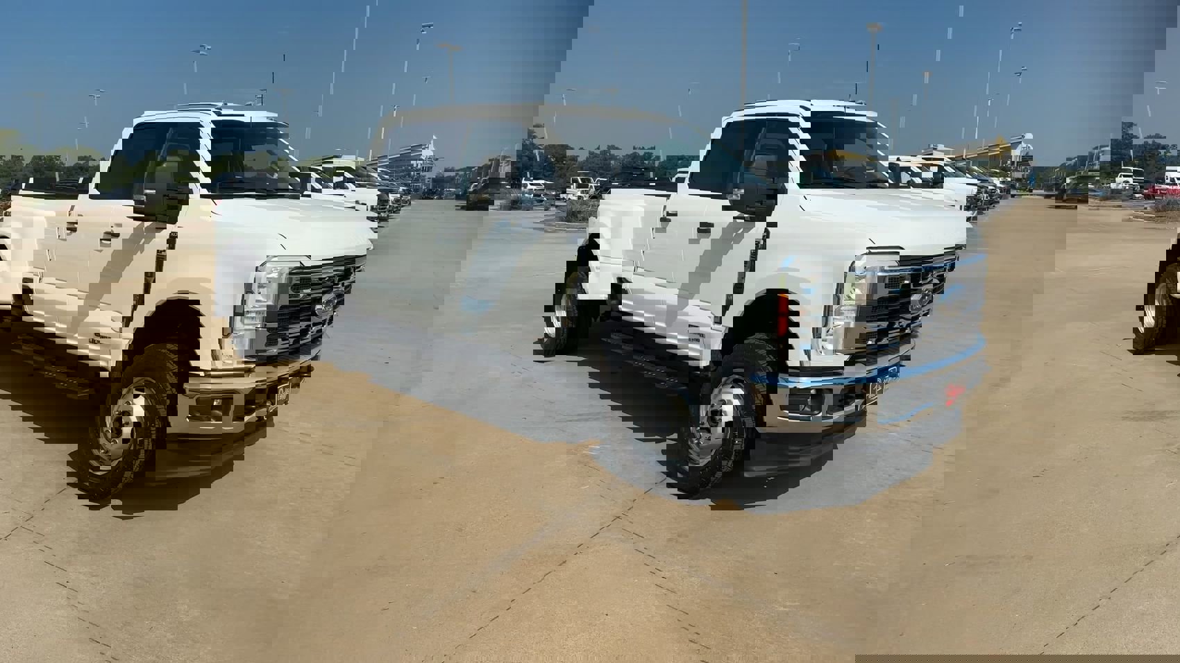 Used 2024 Ford F350 XLT image 9