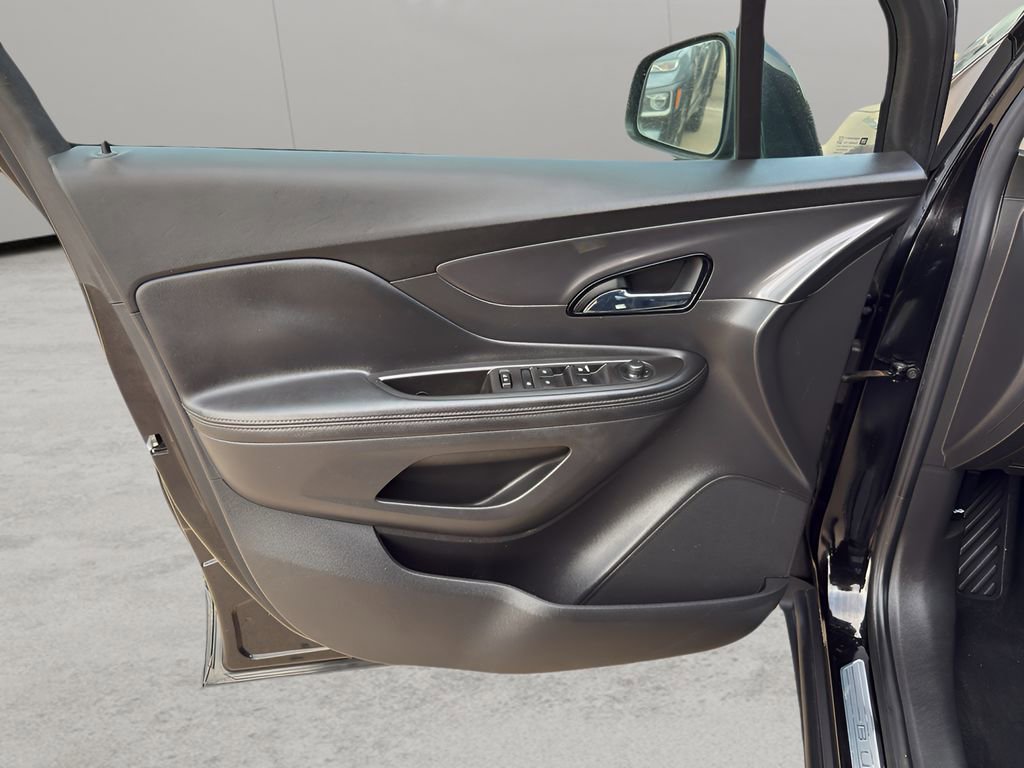 Used 2020 Buick Encore Preferred image 9