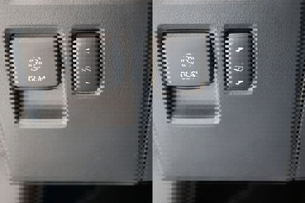 Used 2023 Ford F150 Lightning Lariat w/ Max Trailer Tow Package image 31