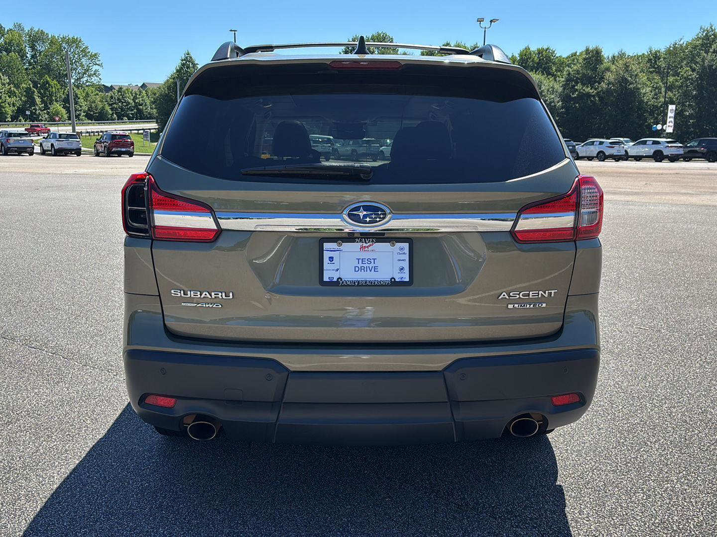 Used 2022 Subaru Ascent Limited w/ Technology Package AWD/4WD image 4