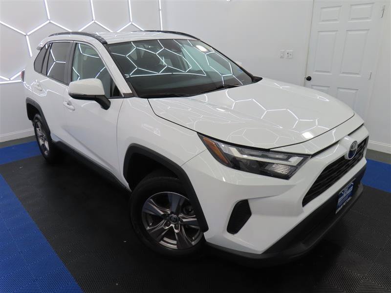 Used 2022 Toyota RAV4 XLE FWD image 5