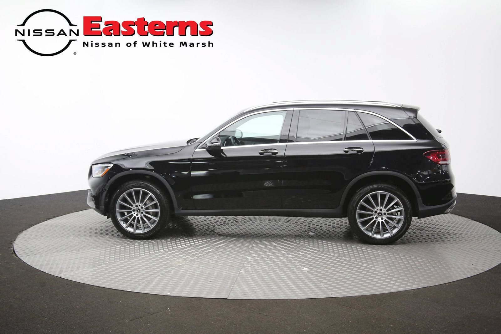 Used 2022 Mercedes-Benz GLC 300 4MATIC w/ AMG Line image 62