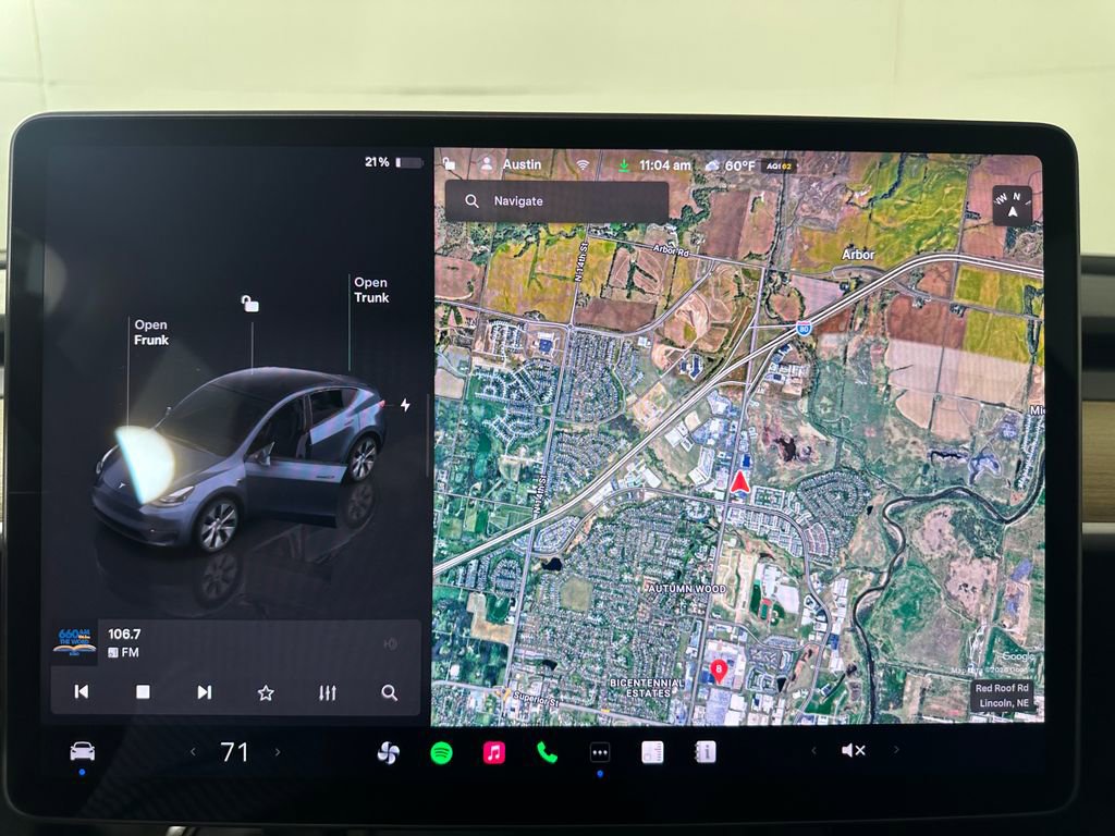 Used 2024 Tesla Model Y Long Range AWD/4WD image 29