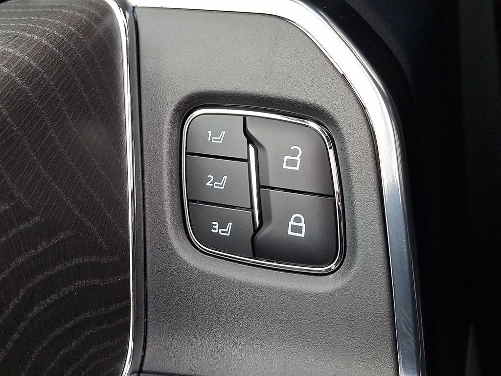 Used 2025 Ford F250 Platinum AWD/4WD image 29