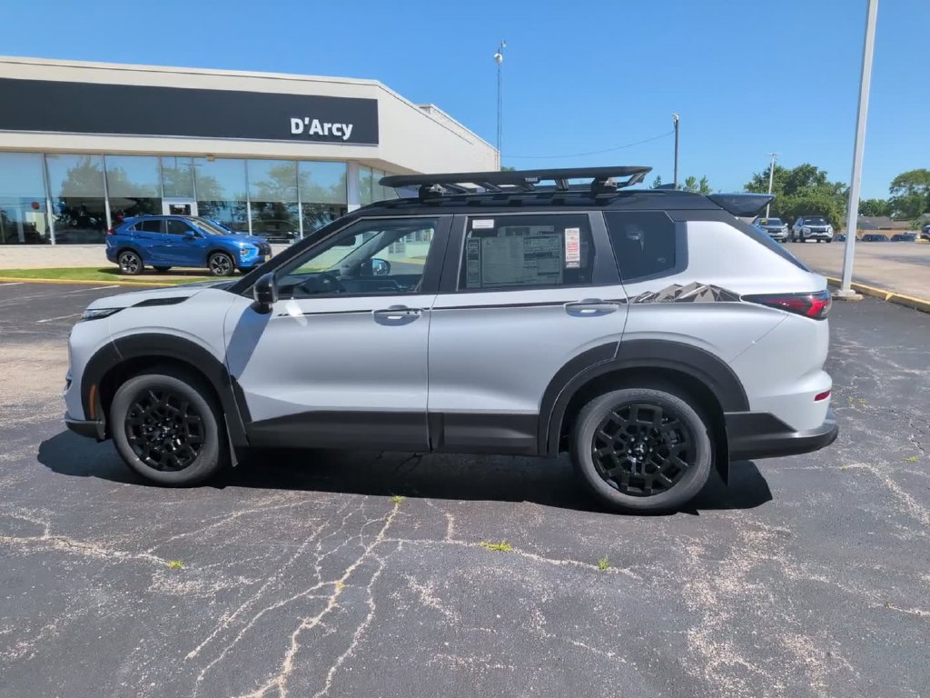 New 2026 Mitsubishi Outlander AWD image 9