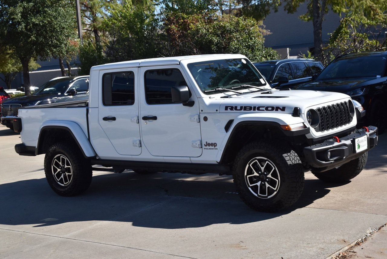 Used 2025 Jeep Gladiator Rubicon AWD/4WD image 5