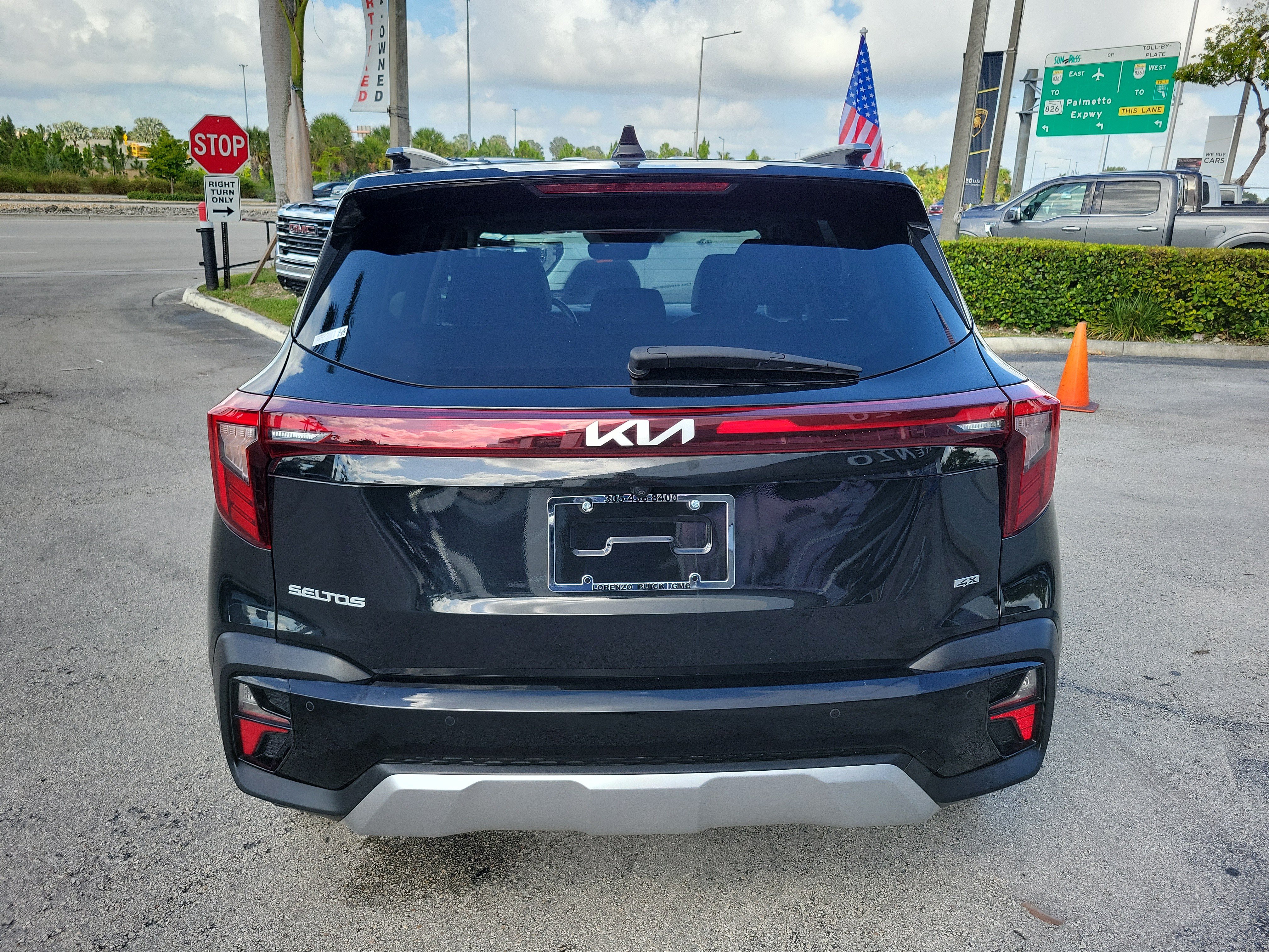 Used 2025 Kia Seltos SX w/ SX Sunroof Package AWD/4WD image 6