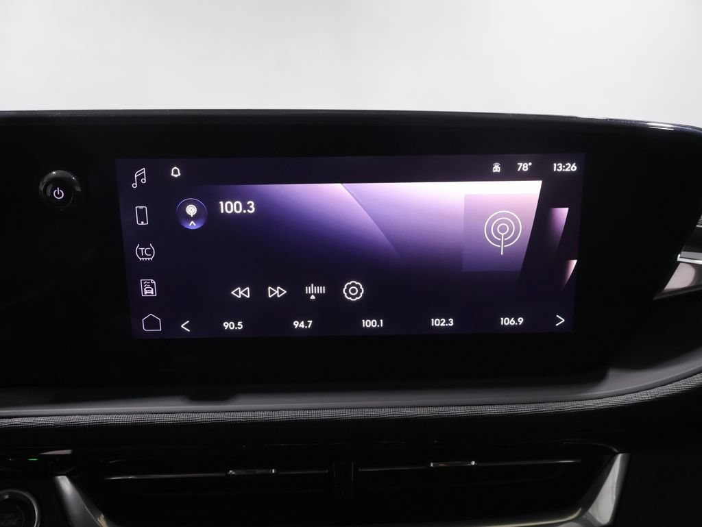 Used 2024 Buick Envista Sport Touring w/ Experience Buick Package FWD image 23
