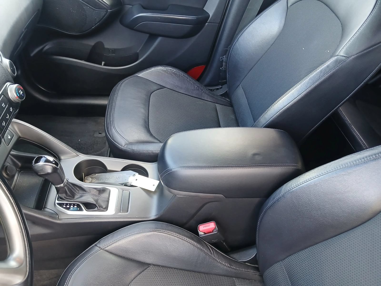 Used 2015 Hyundai Tucson SE AWD/4WD image 8