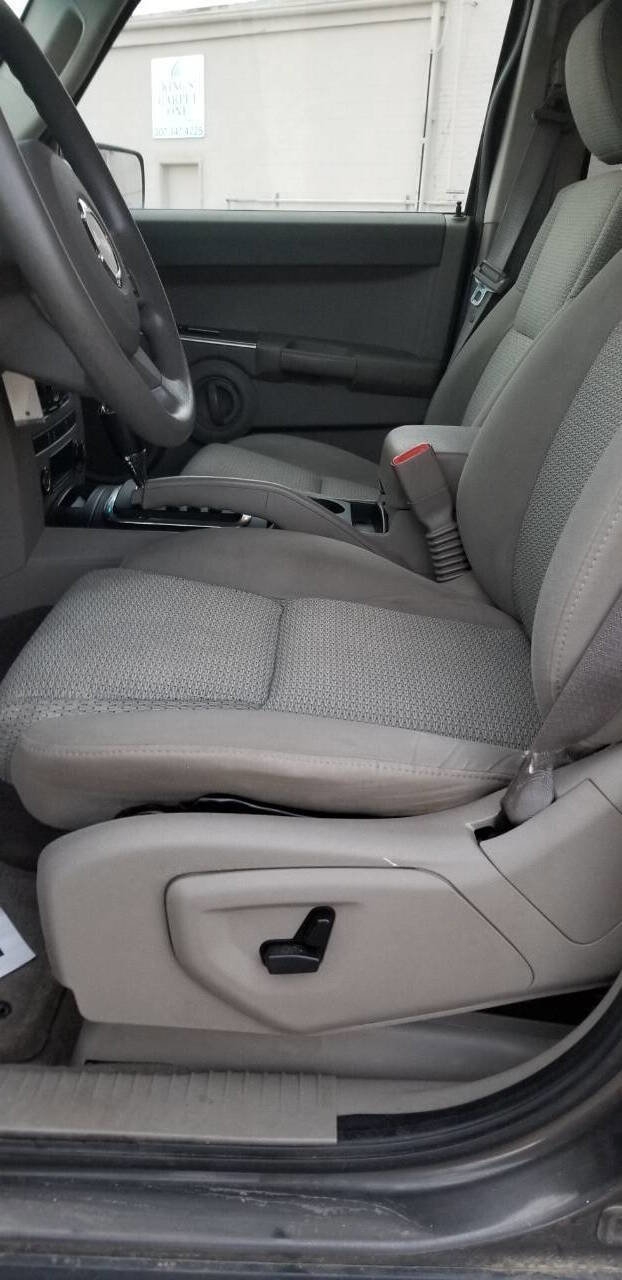 Used 2006 Jeep Commander 2WD image 6