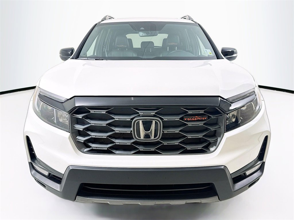 Certified 2025 Honda Passport TrailSport image 32