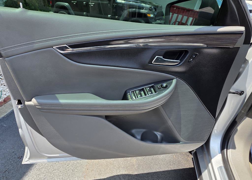 Used 2016 Chevrolet Impala LTZ FWD image 11