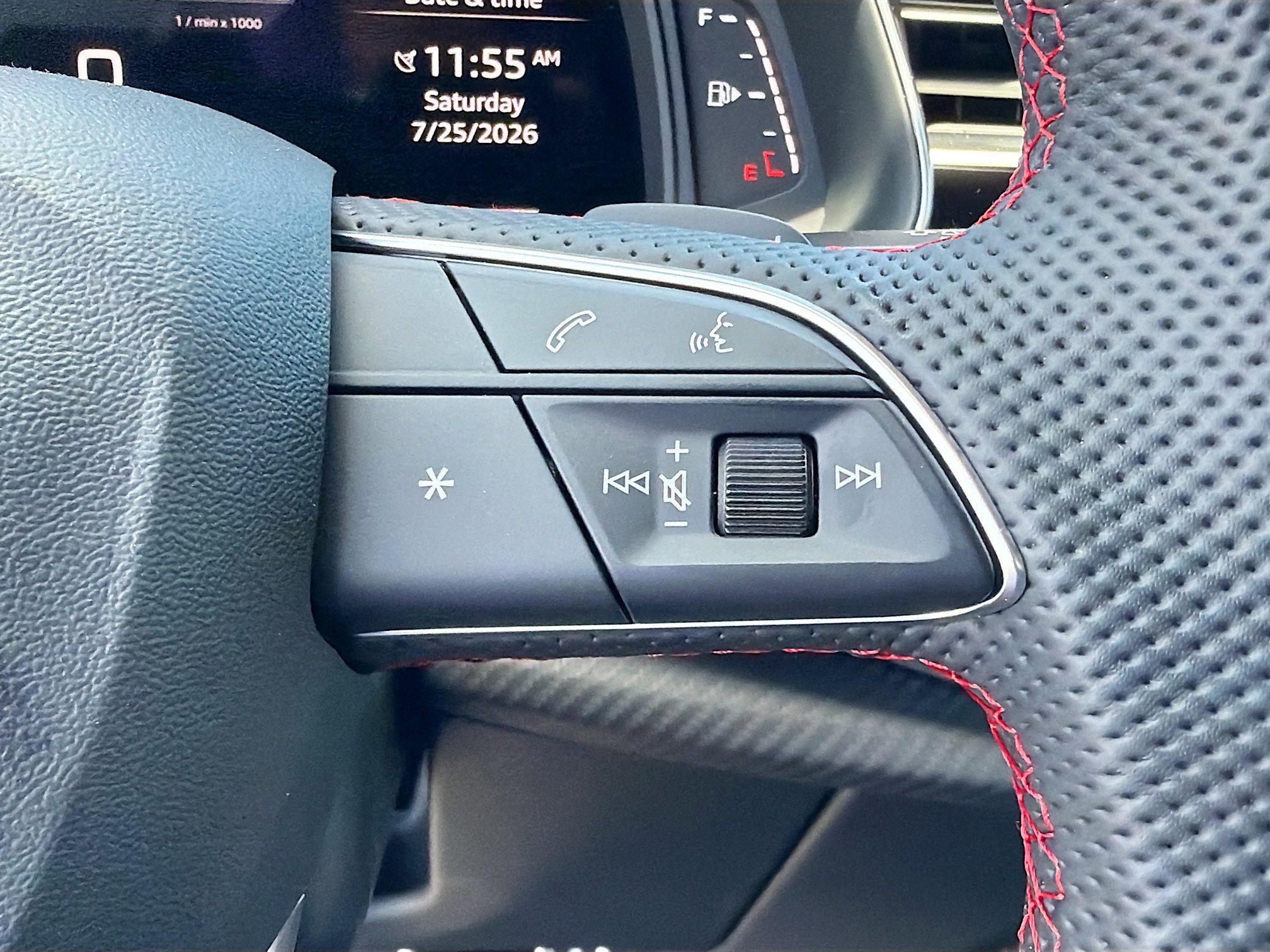 New 2026 Audi SQ8 Prestige AWD/4WD image 36