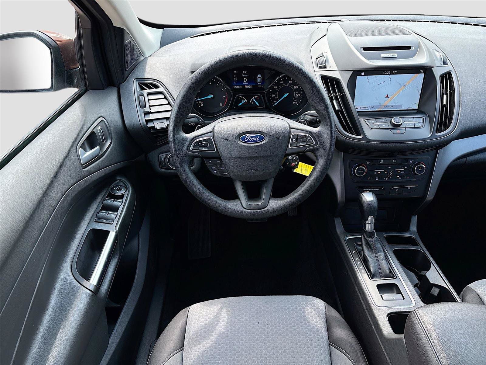 Used 2017 Ford Escape SE w/ Equipment Group 201A AWD/4WD image 2