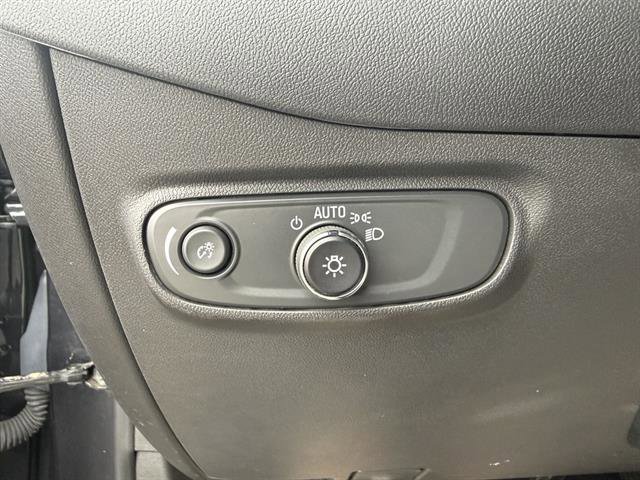 Used 2023 Chevrolet Equinox LT image 32