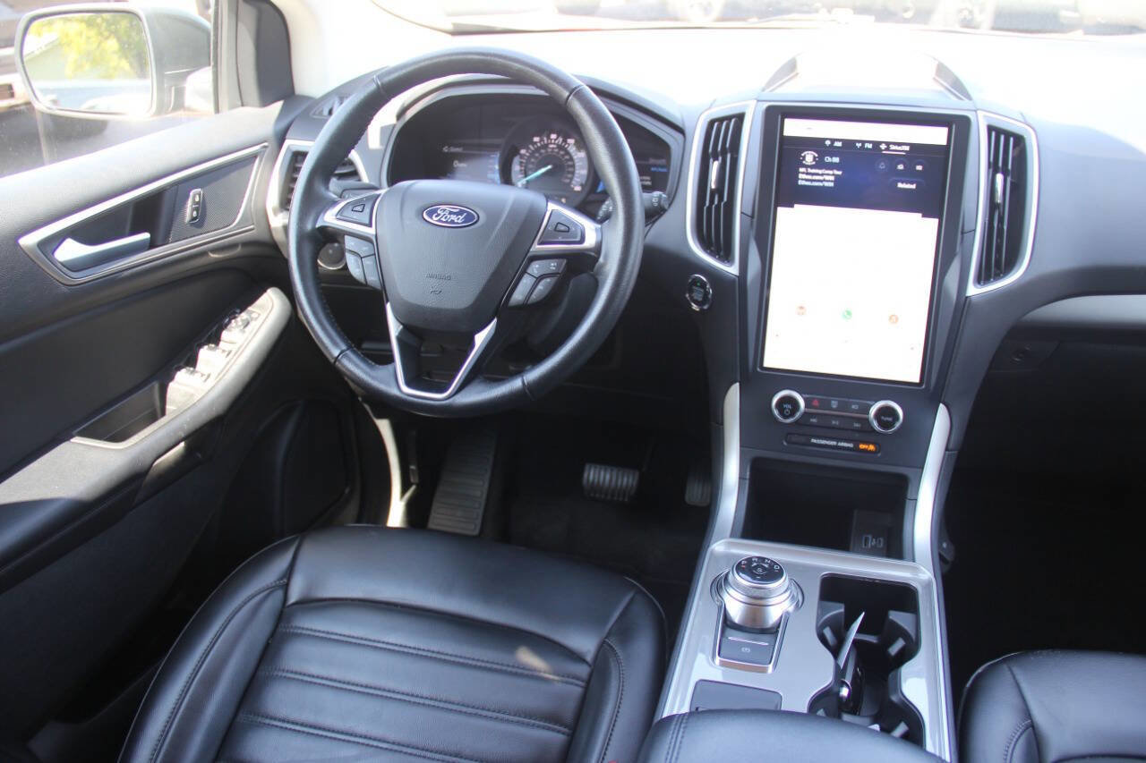 Used 2023 Ford Edge SEL image 18