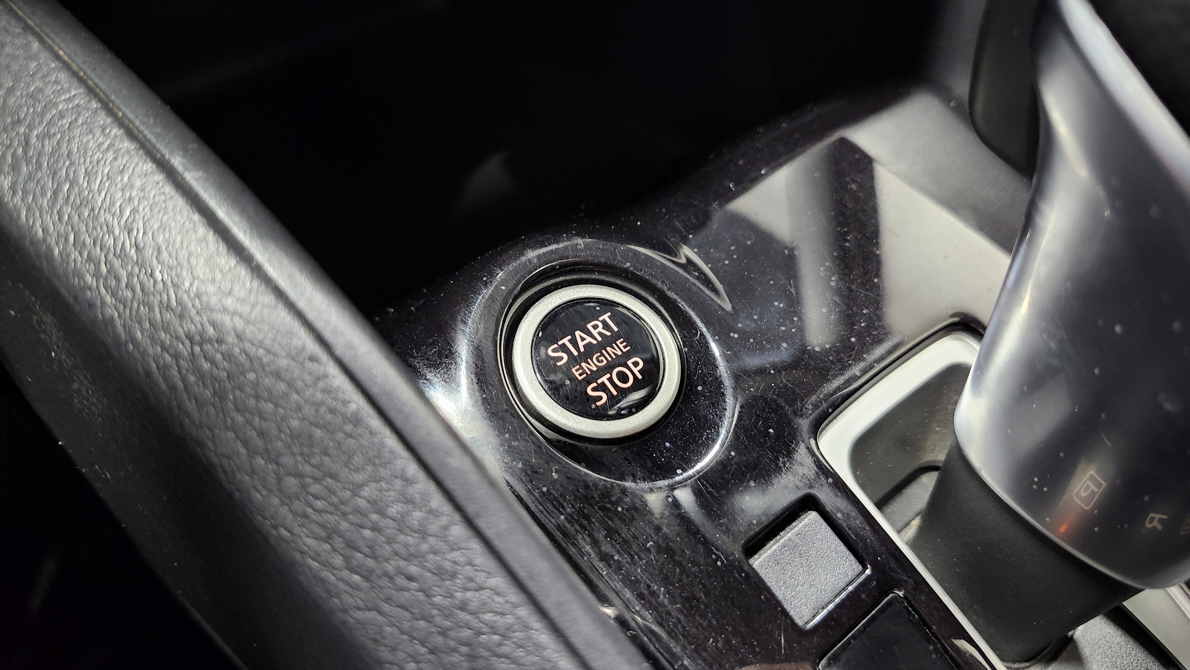 Used 2020 Nissan Kicks S image 8