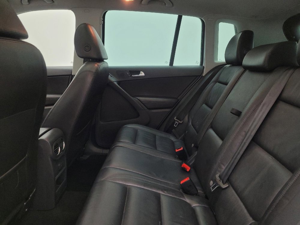 Used 2017 Volkswagen Tiguan Sport image 18