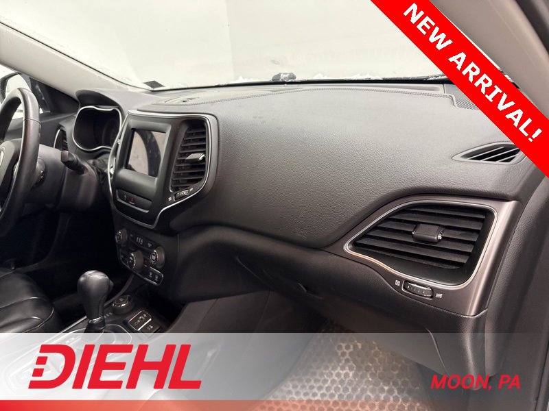 Used 2019 Jeep Cherokee Latitude Plus w/ Cold Weather Group image 12