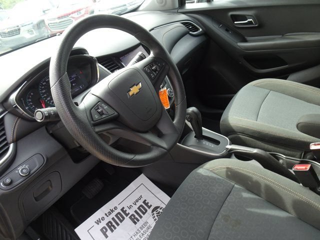 Used 2020 Chevrolet Trax LS w/ Tint and Cruise Package FWD image 12