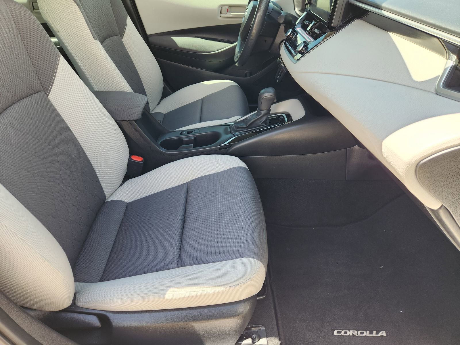 Used 2023 Toyota Corolla LE image 17