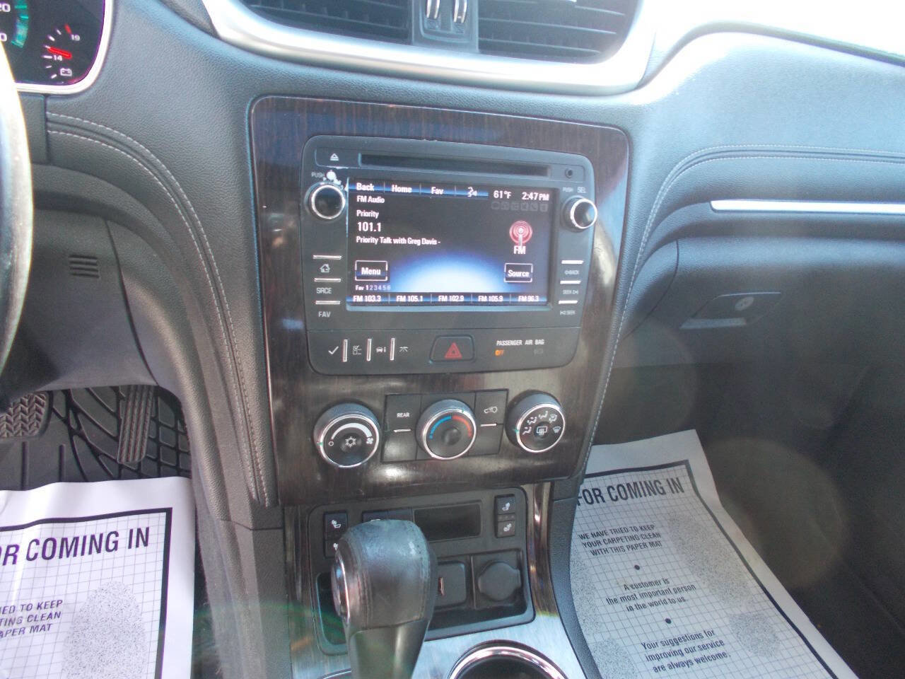 Used 2015 Chevrolet Traverse LT w/ Style and Technology Package image 14