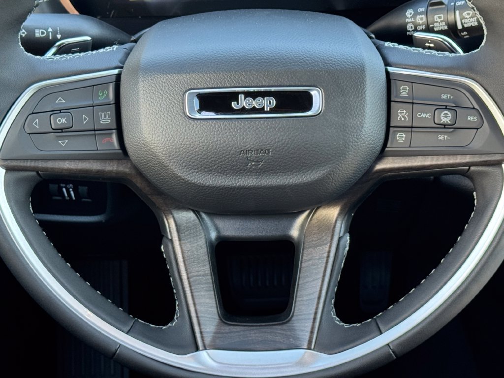 New 2027 Jeep Grand Cherokee Limited AWD/4WD image 19