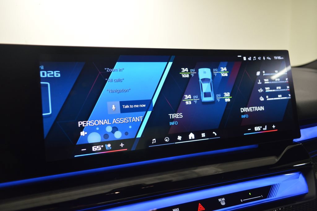 Used 2025 BMW M5 w/ Carbon Package image 26