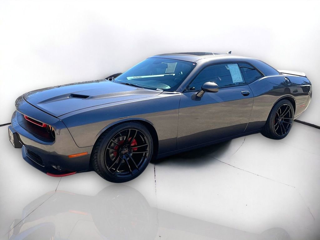 Used 2015 Dodge Challenger SXT w/ Sound Group image 2