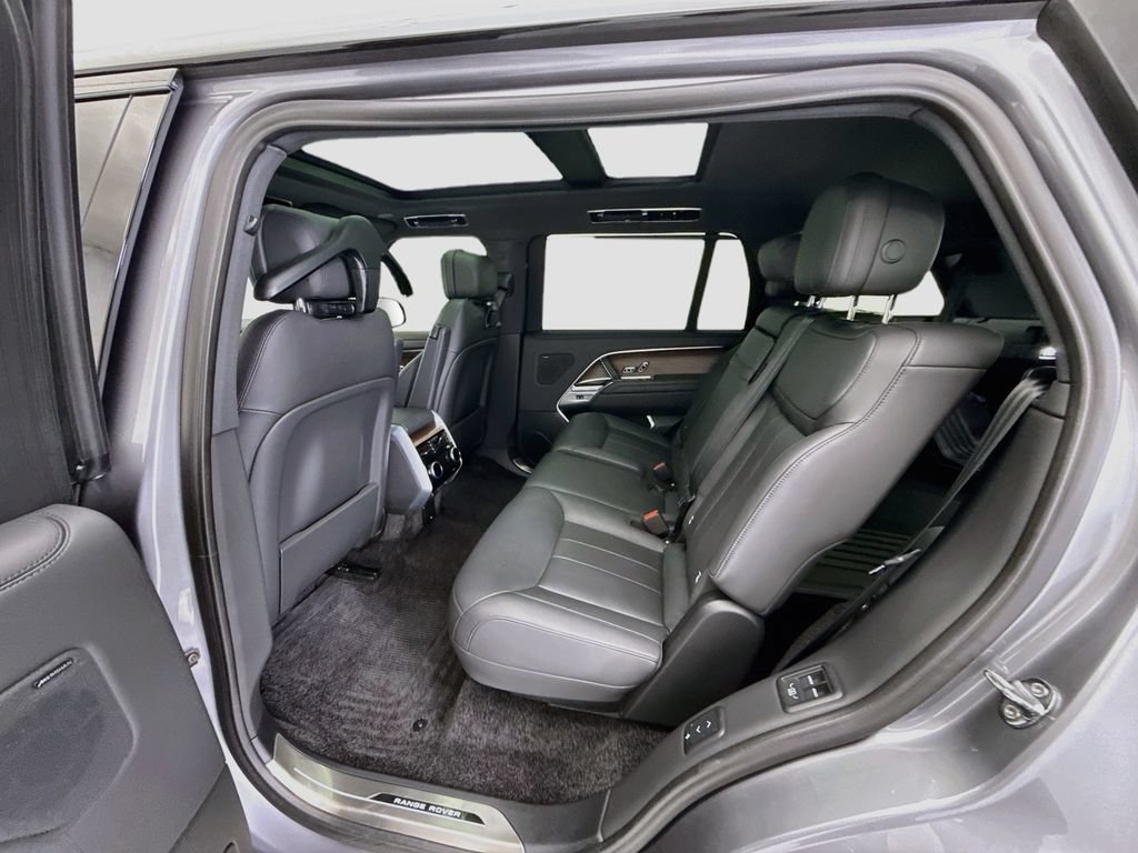 Certified 2025 Land Rover Range Rover Long Wheelbase SE AWD/4WD image 19