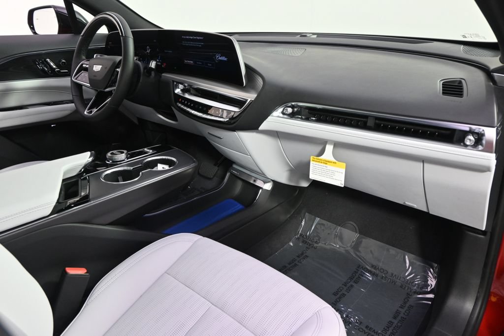 New 2026 Cadillac Lyriq Luxury w/ LPO, Floor Liner Package AWD/4WD image 15