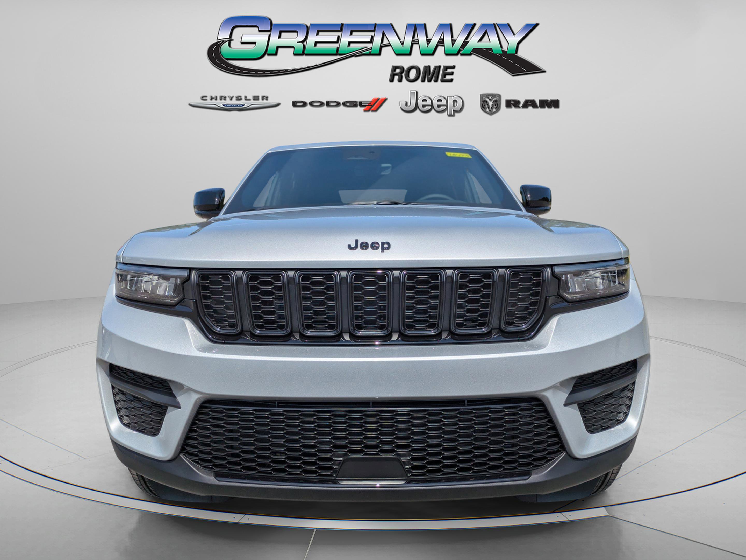 New 2025 Jeep Grand Cherokee Altitude image 3