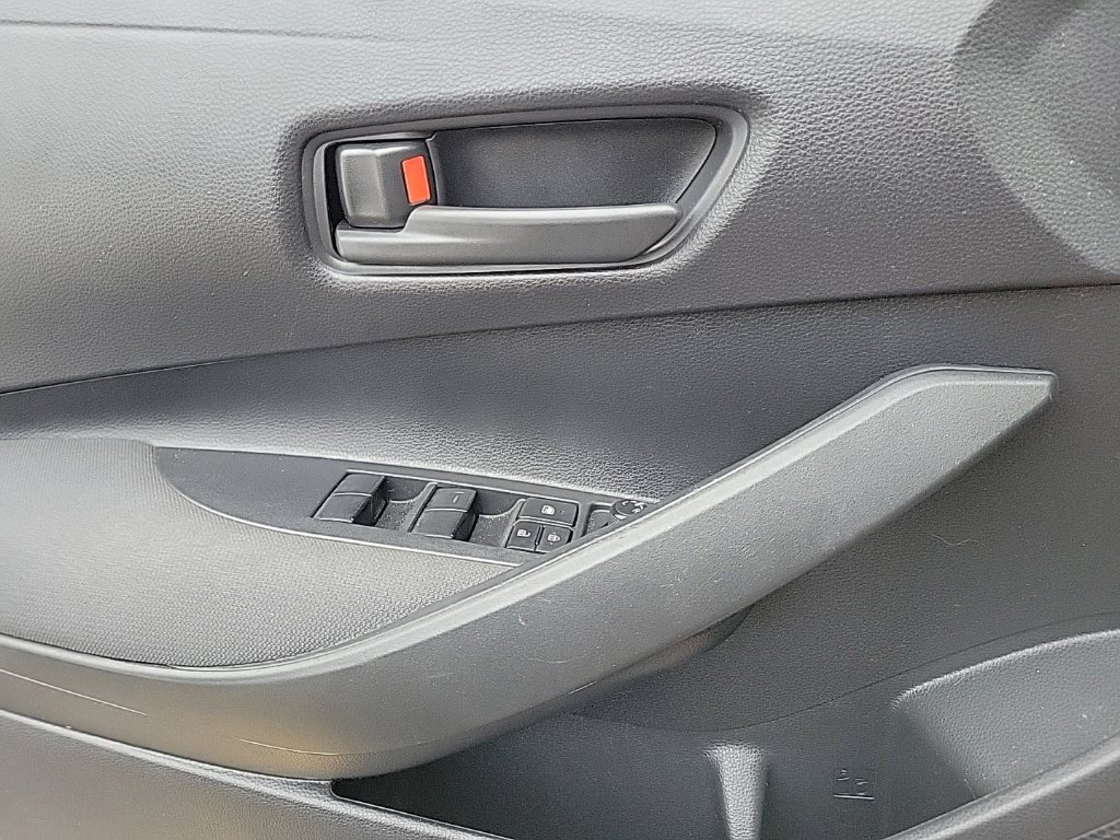 Used 2022 Toyota Corolla LE FWD image 11