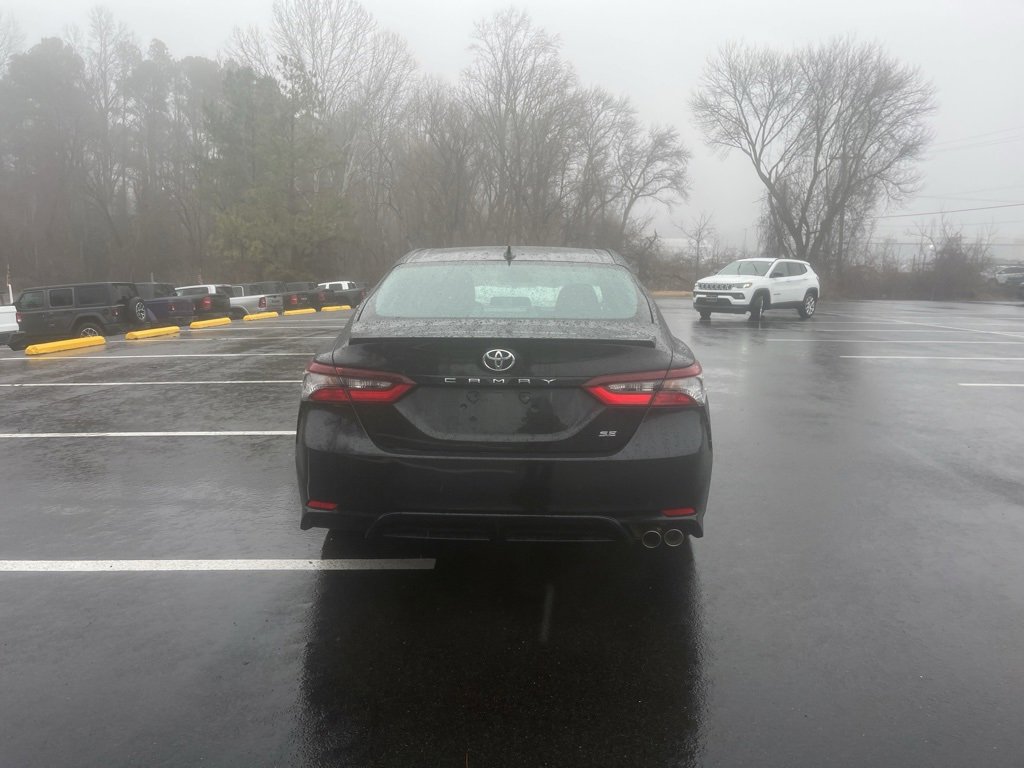Used 2023 Toyota Camry SE image 7
