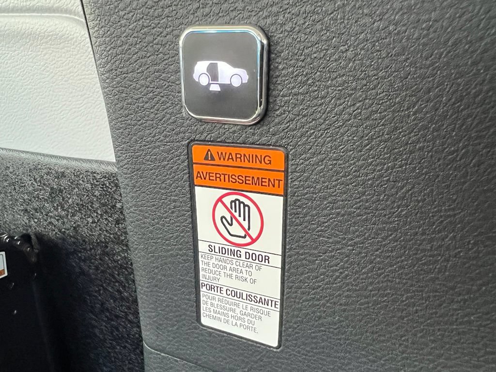 Used 2026 Toyota Sienna XLE FWD image 21