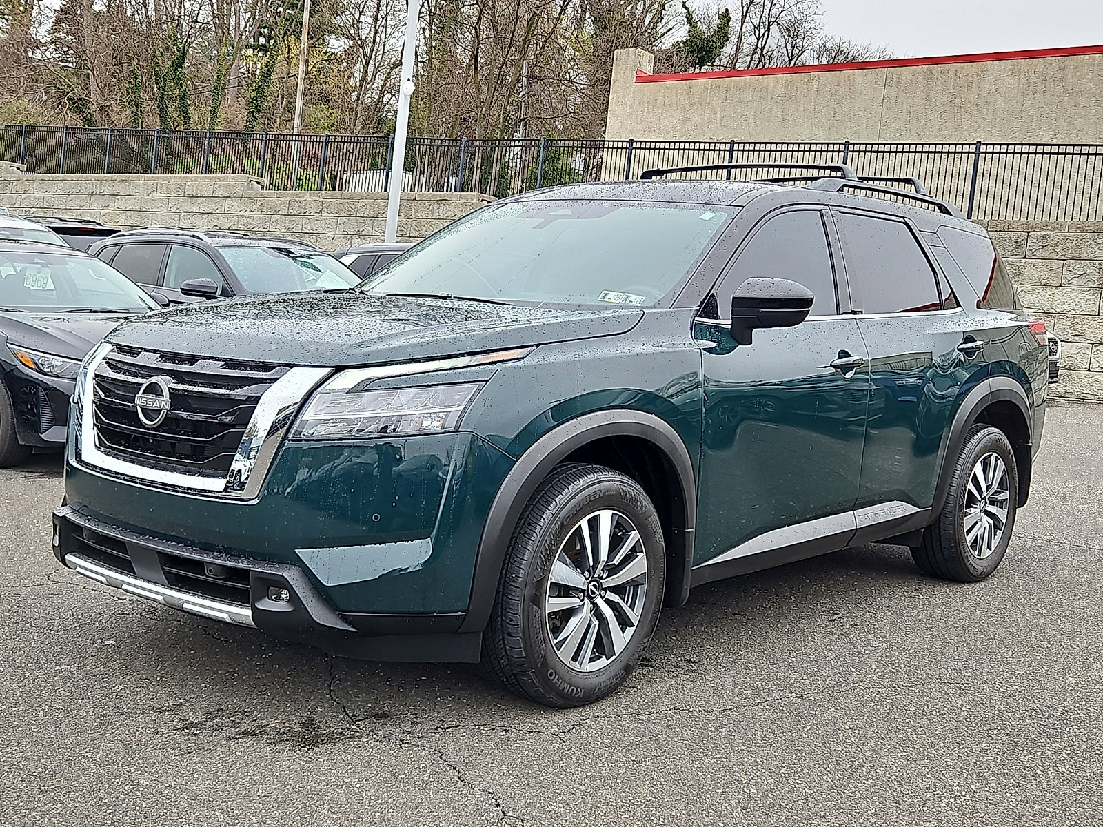 Certified 2024 Nissan Pathfinder SL w/ Cargo Package image 3