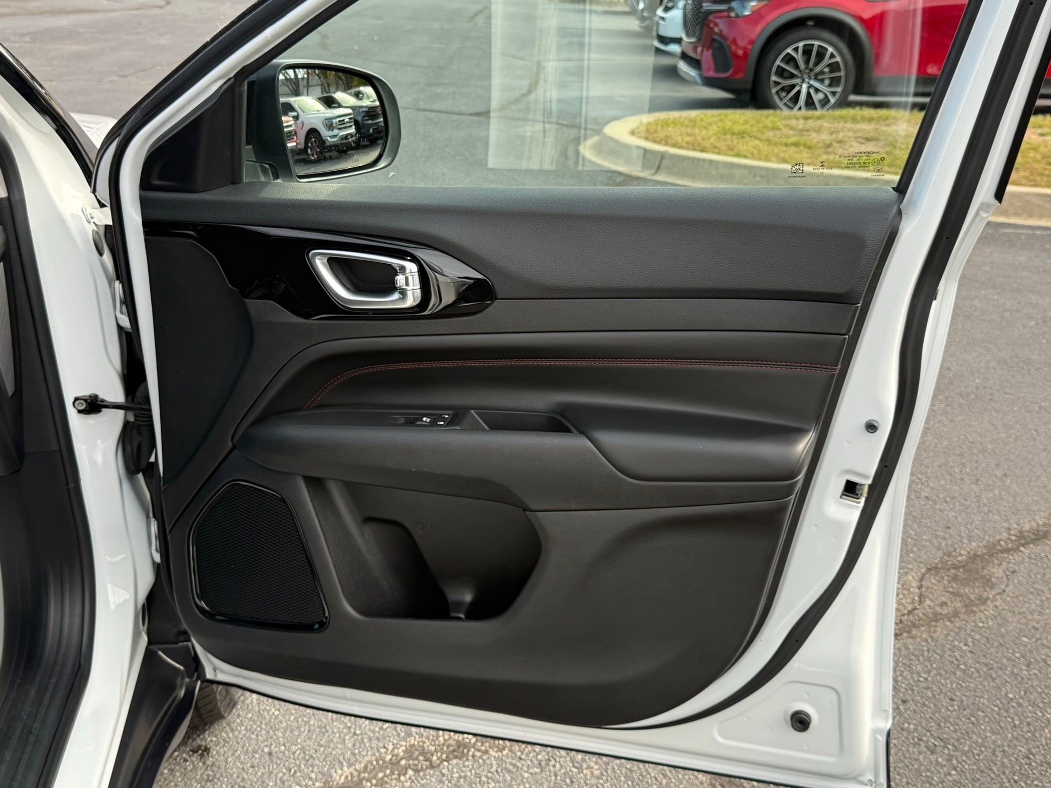 Used 2023 Jeep Compass Trailhawk w/ Trailhawk Convenience Group image 17