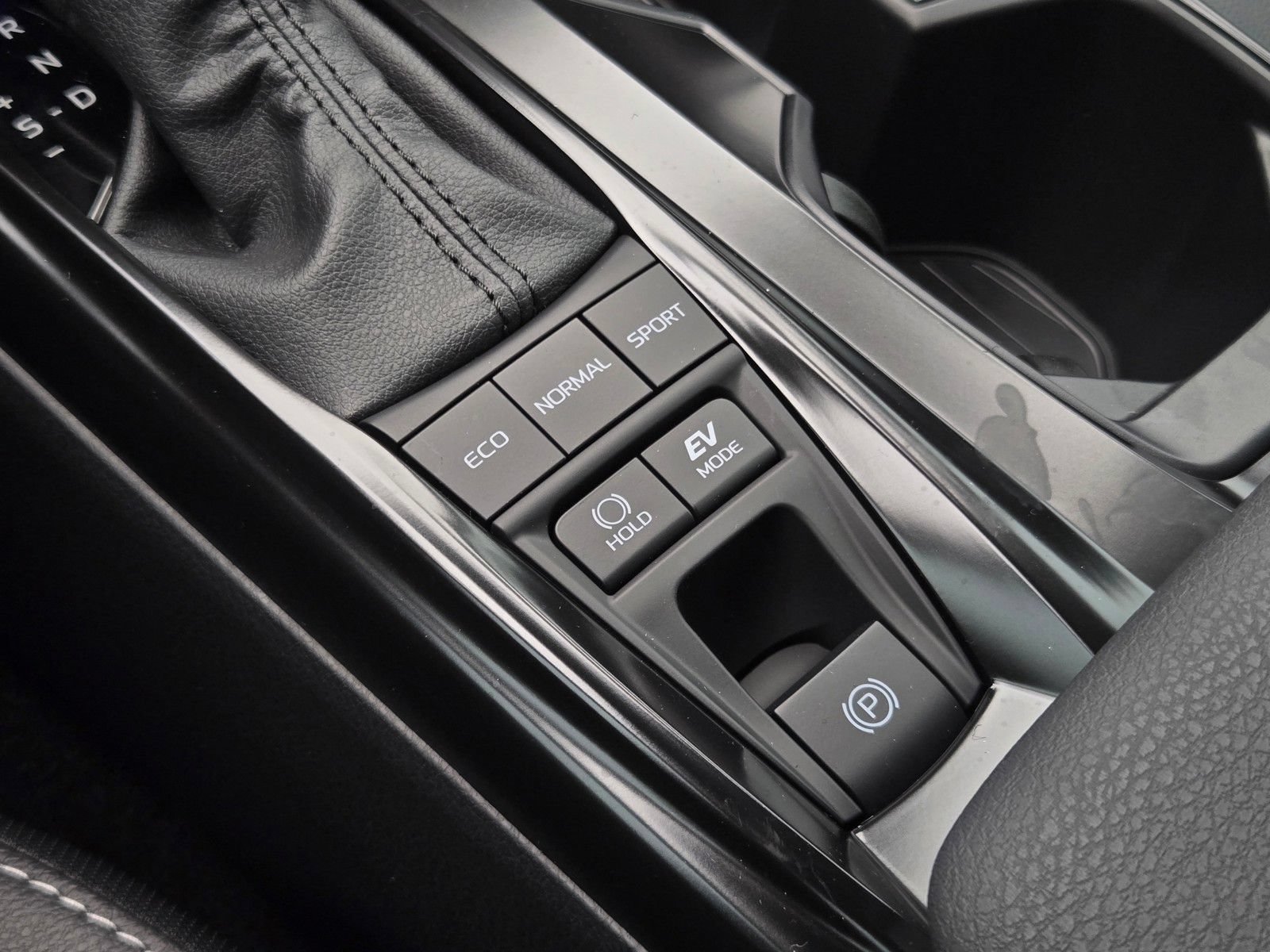 Certified 2026 Toyota Camry SE w/ Convenience Package FWD image 17