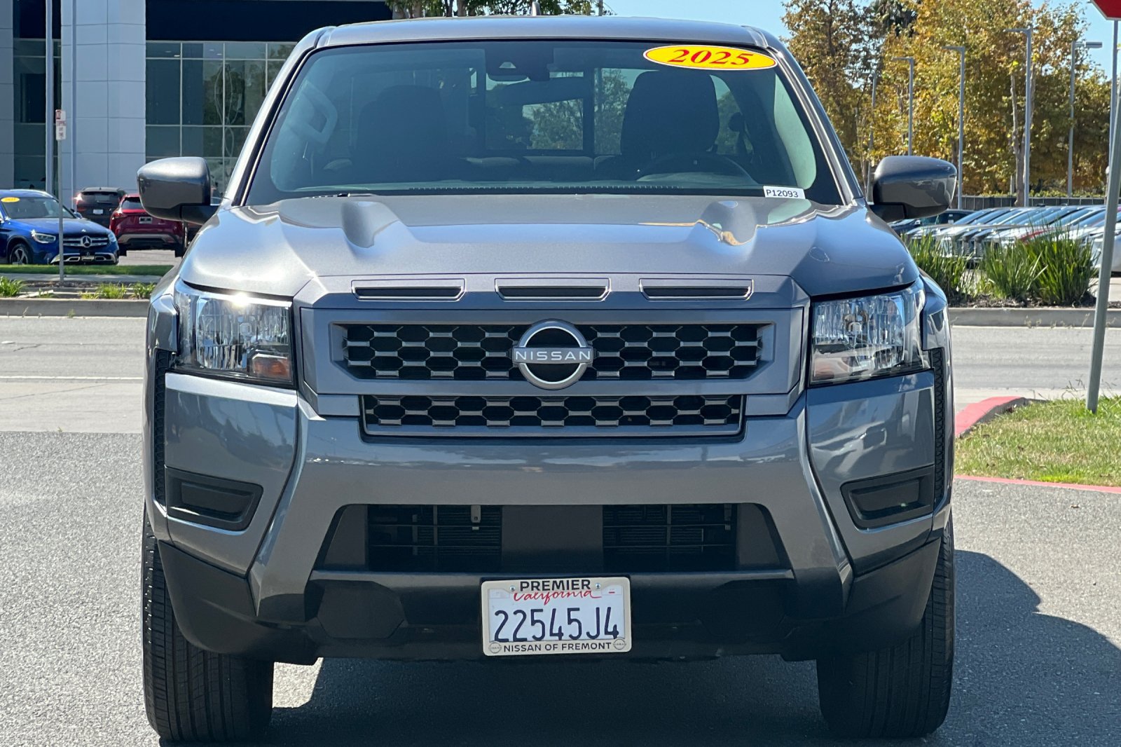 Certified 2025 Nissan Frontier SV w/ Tow Package RWD image 9